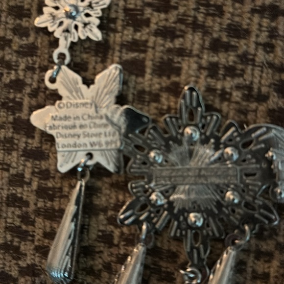 Frozen Necklace - Picture 3 of 3